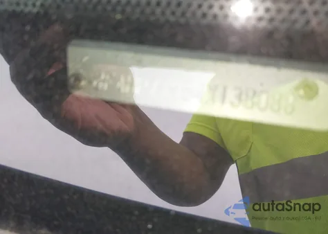 2004 Ford Crown Victoria Police z USA, uszkodzony, nr VIN 2FAHP71W54X138088